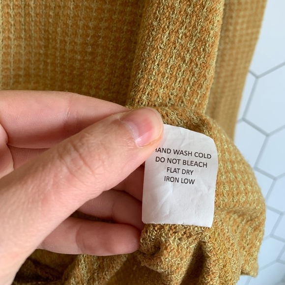 Sienna Sky tie front woven top in mustard yellow - Picture 5 of 7